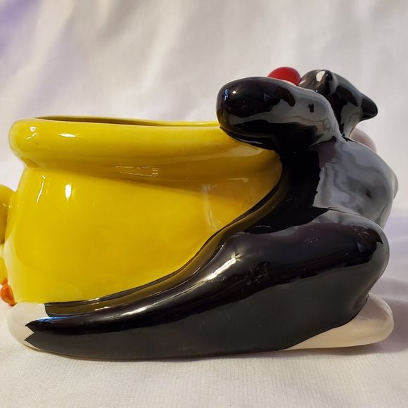 Sylvester & Tweety Bird Planter TM & Warner Brothers - Picture 6 of 8